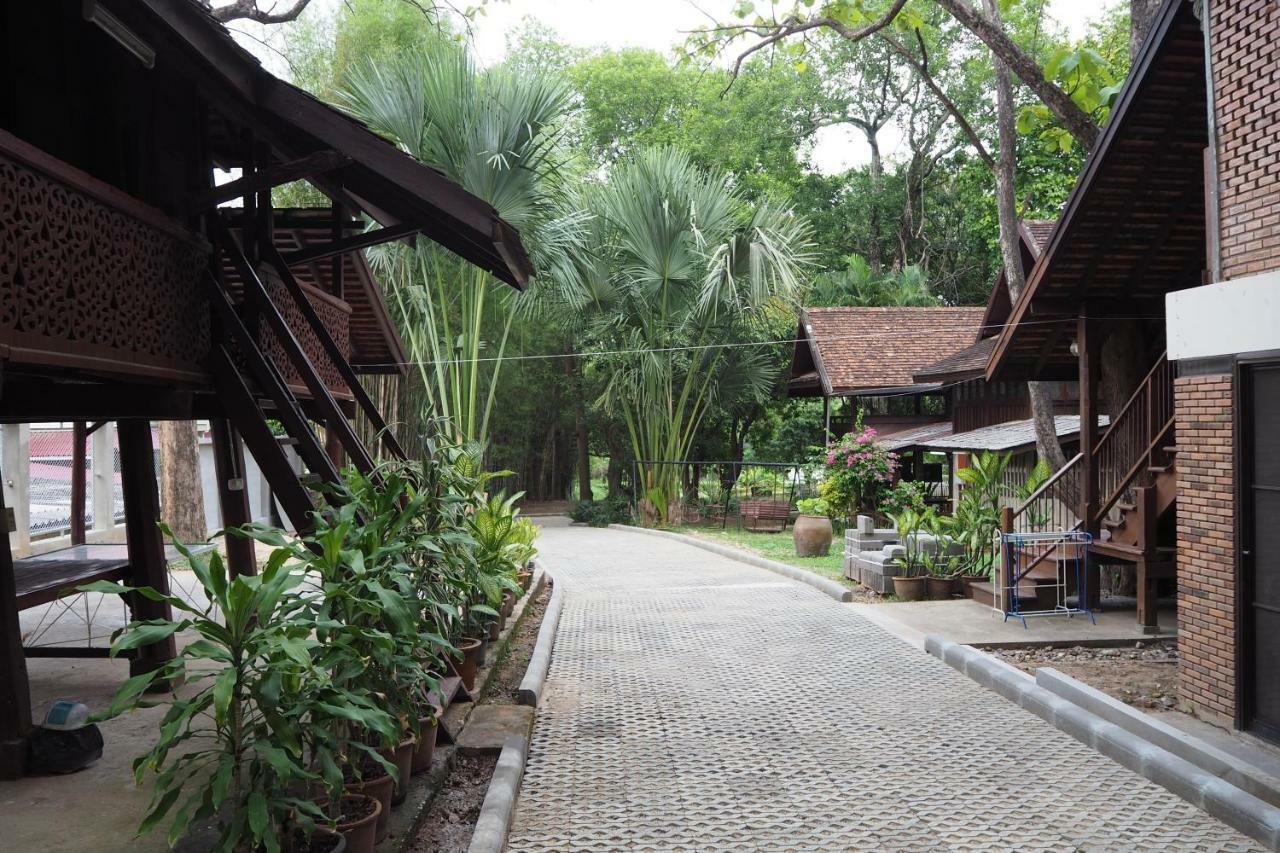 Insight Hostel Chiang Mai Buitenkant foto