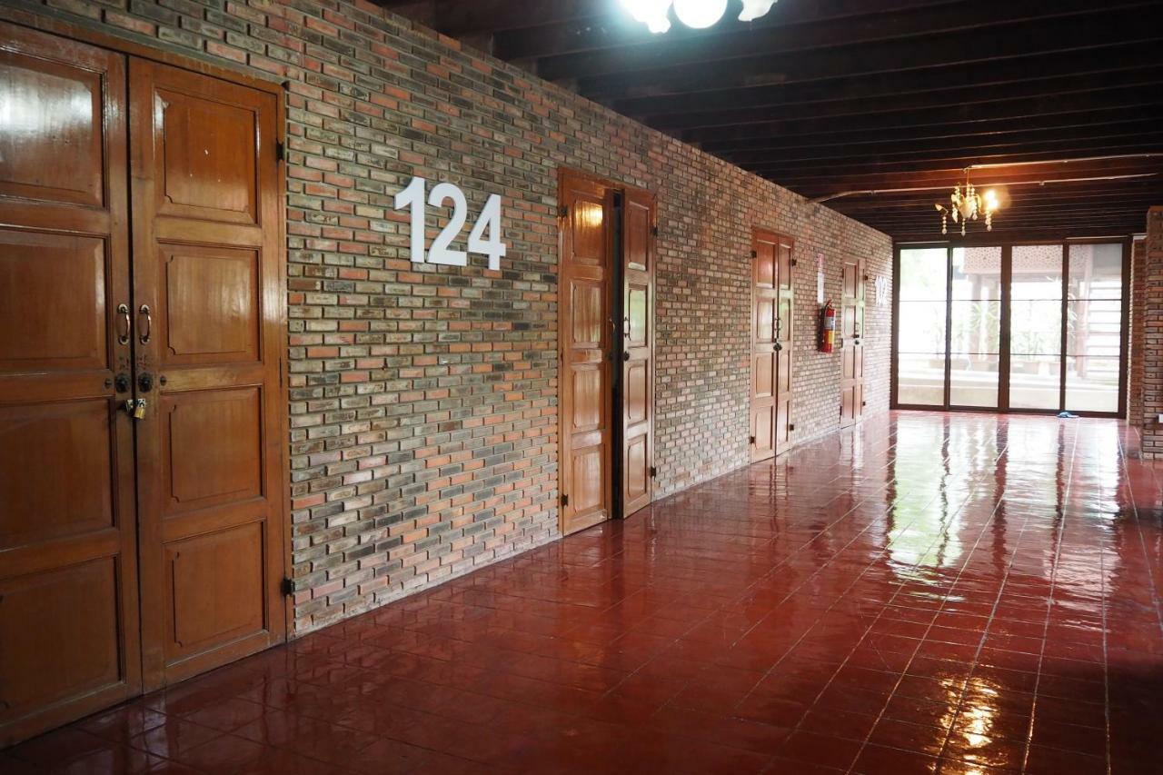 Insight Hostel Chiang Mai Buitenkant foto